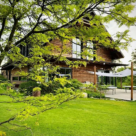 Karma House Goscienczyce Bed & Breakfast *